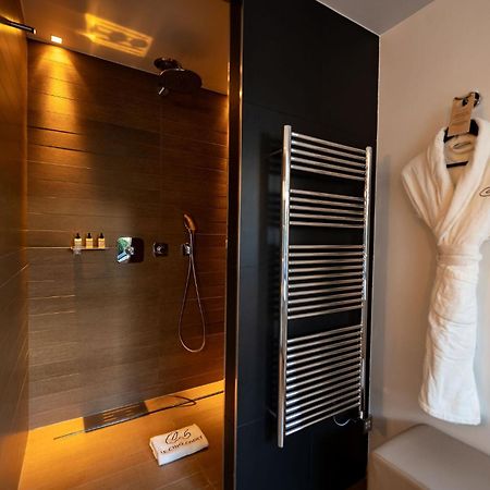 Le Cinq Codet Hotel Paris Exterior photo