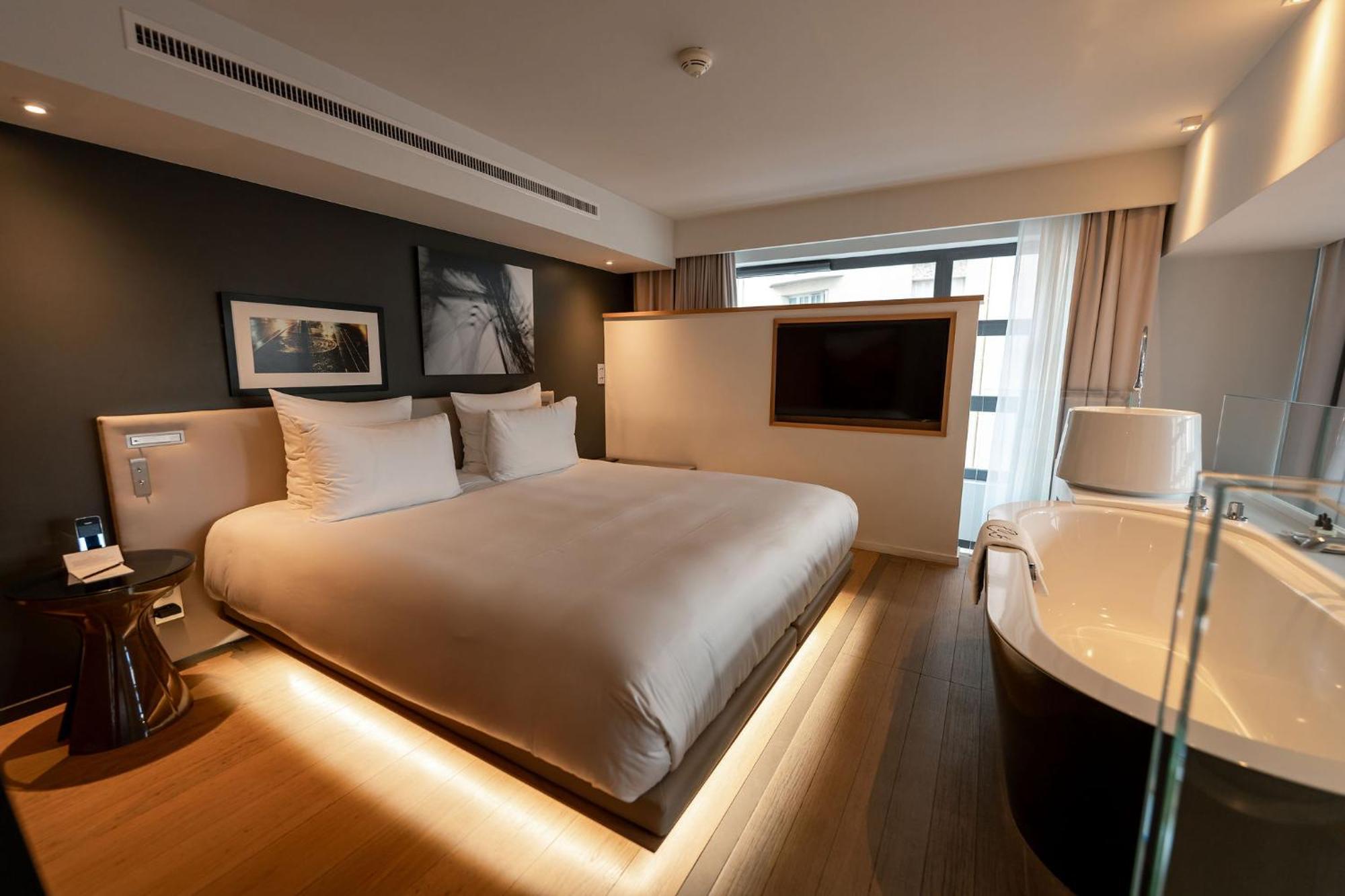 Le Cinq Codet Hotel Paris Exterior photo