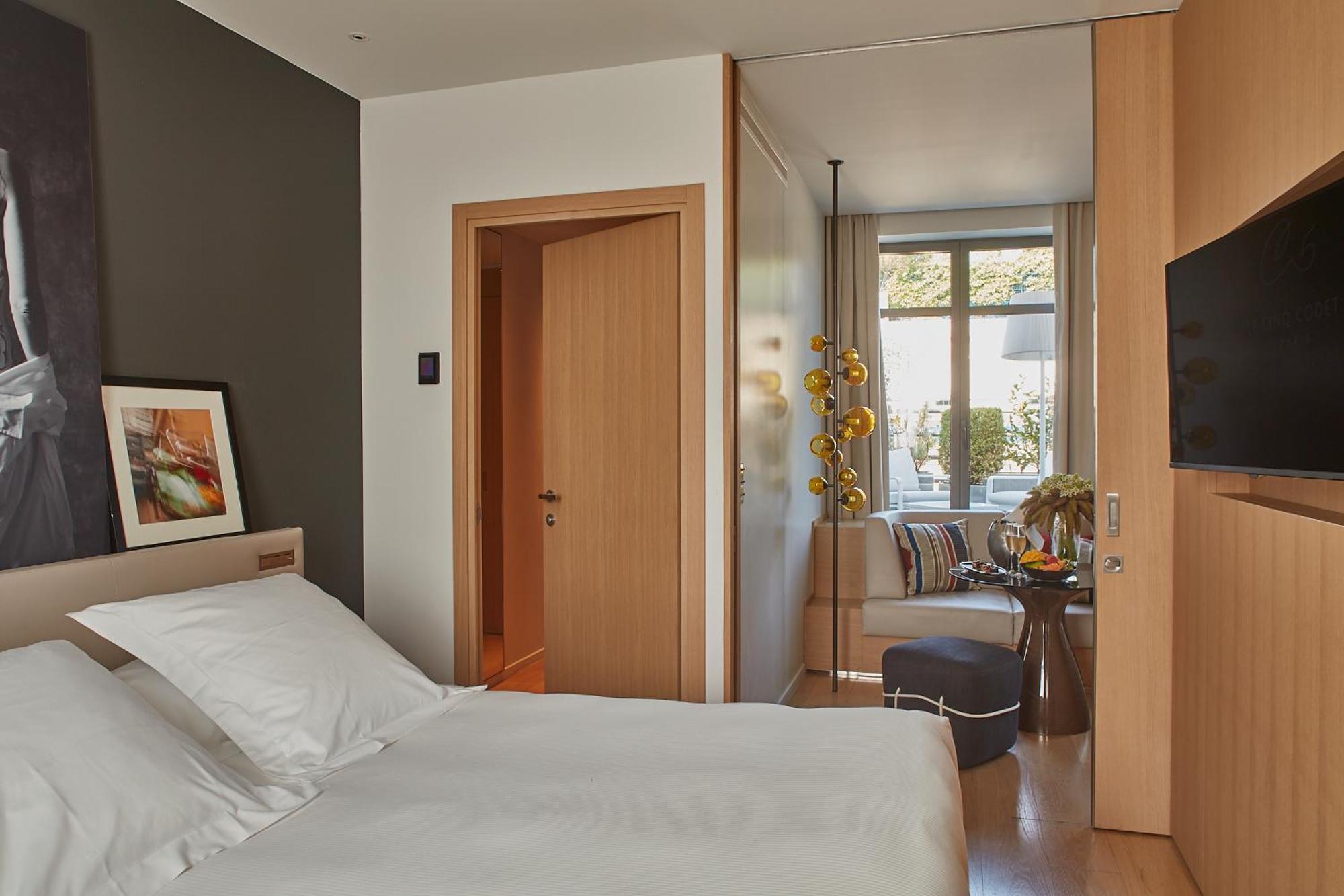 Le Cinq Codet Hotel Paris Exterior photo